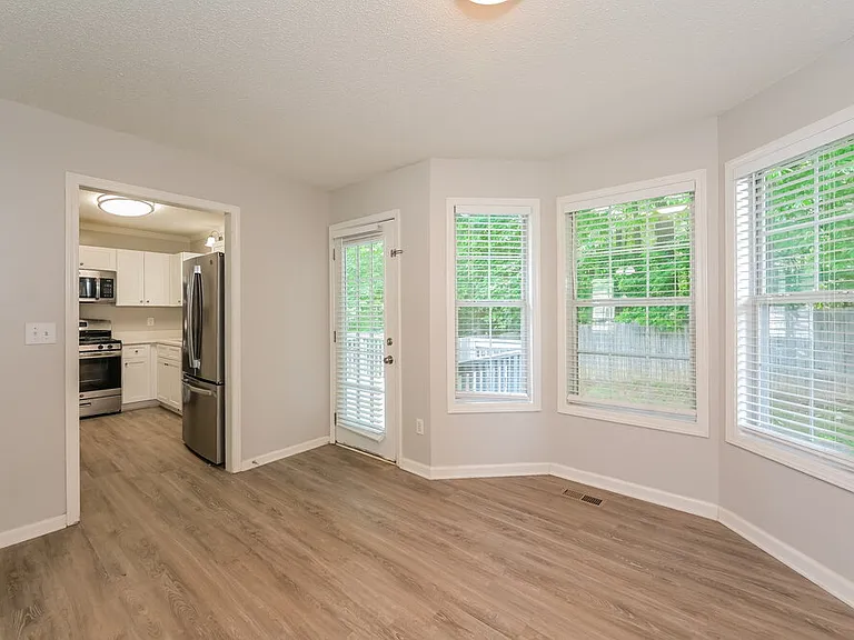430 Ivy Crest Dr — Photo 6