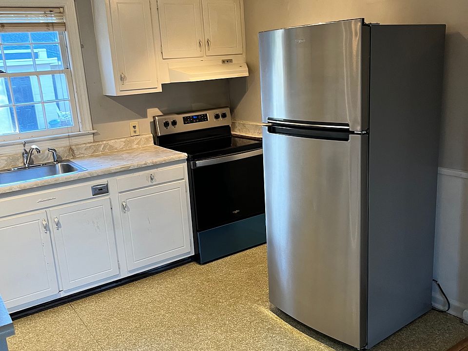 2nd image of 701 Brooks Ave #1