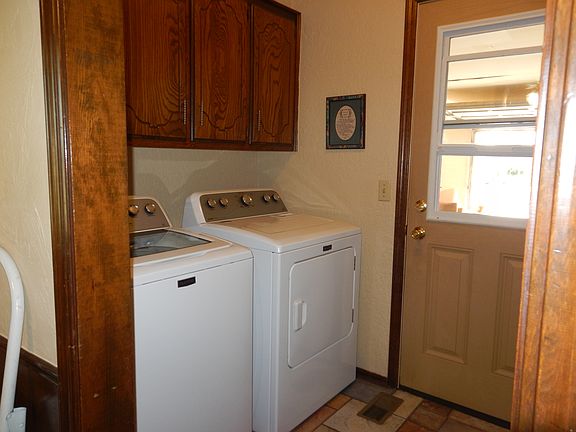 4th image of 4419 Zella Way NE