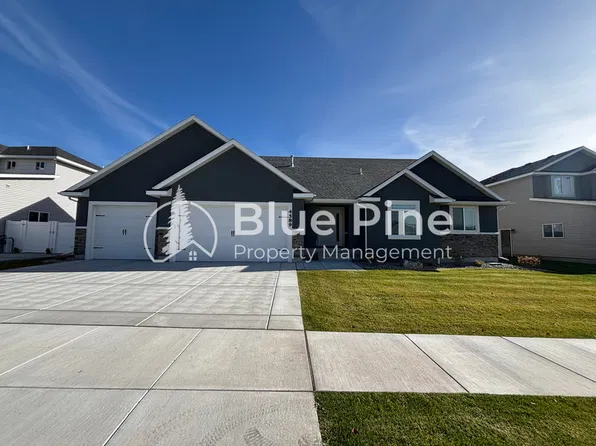 4589 Blackstone Dr, Idaho Falls, ID 83404
