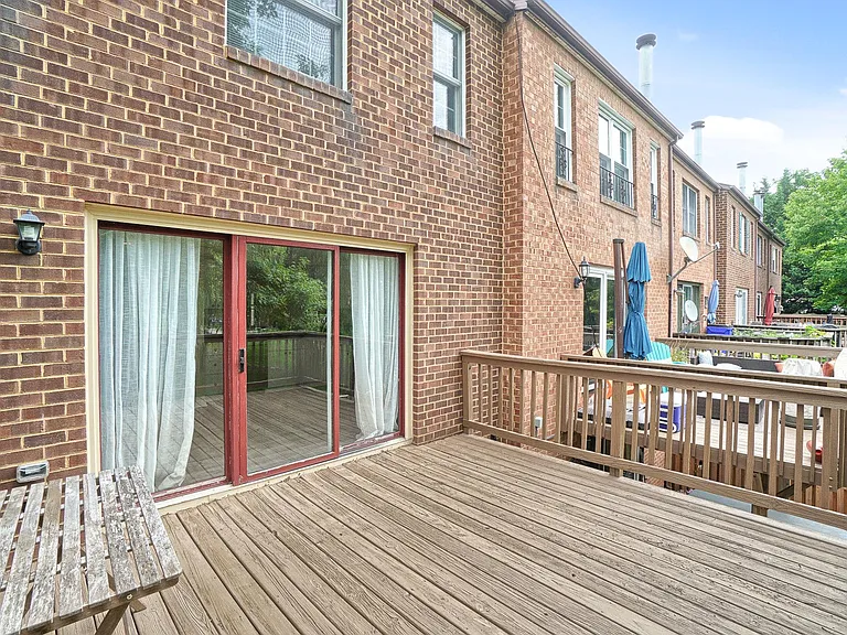 7121 Bradshaw Ct E — Photo 26