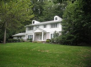 4 Wood Dr, Morris Plains, NJ 07950