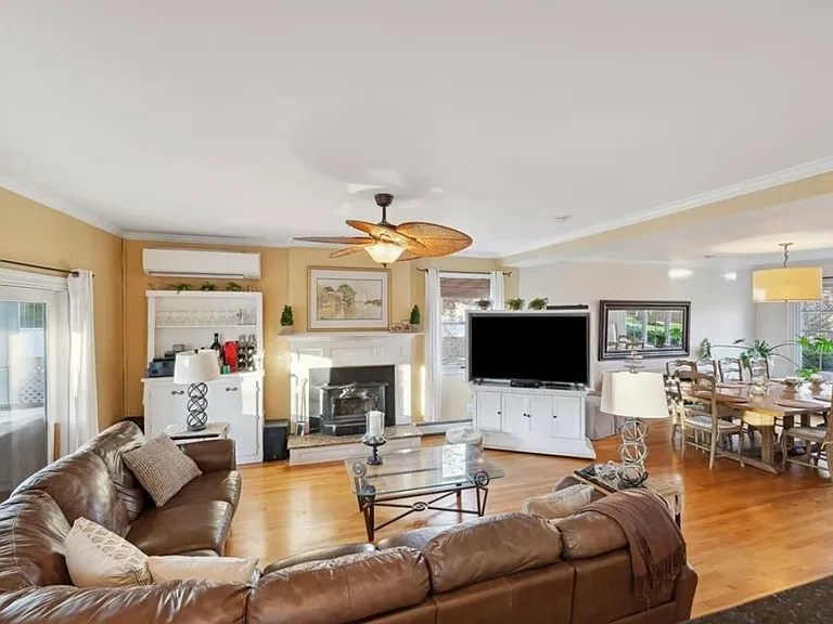 23 N Westbury Rd — Photo 6