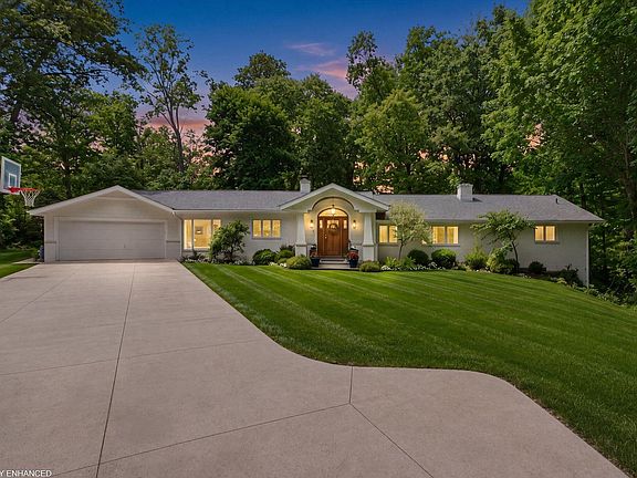 3rd image of 1912 Sunset Ct