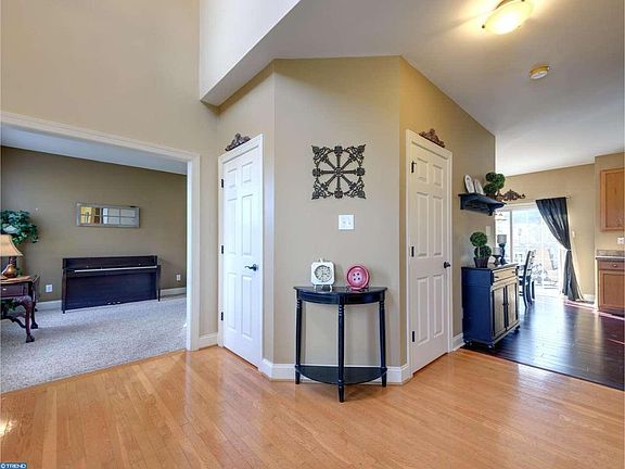 3rd image of 297 Hidden Creek Dr