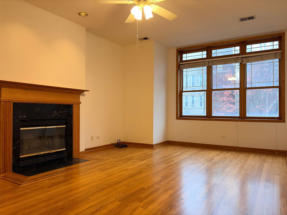 1st image of 4014 N Kenmore Ave #2