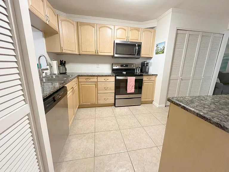 6650 Sunset Way #105 — Photo 9