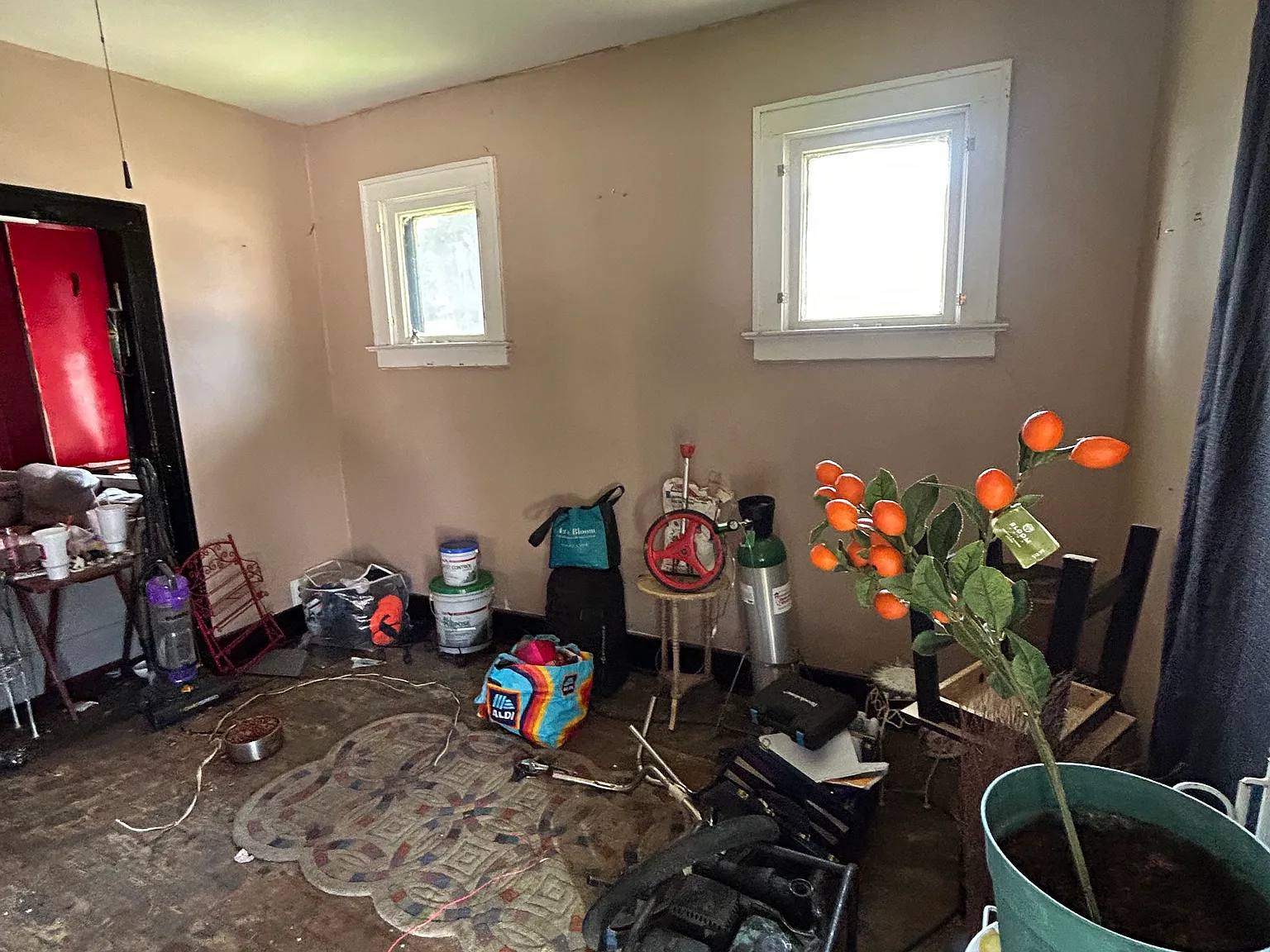 3 bed, 1172 sqft, $700 — Photo 2