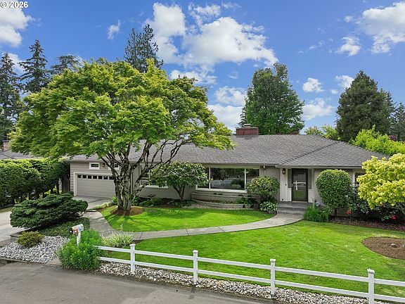 3rd image of 3385 SW Vista Dr