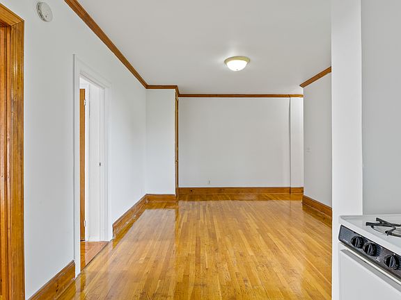 2nd image of 203 17th St APT 18
