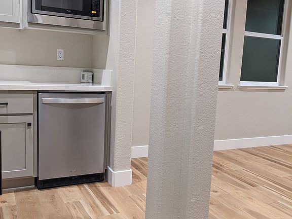 Kitchennete has microwave, dishwasher, RO water system, Refrigerator