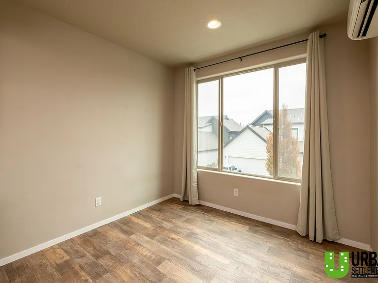 2419 W Bridge Ave — Photo 14