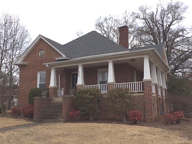 1st image of 605 Kitson St
