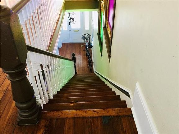 2nd image of 1133 Kerlerec St APT D