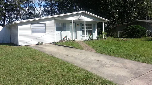 385 Hilltop Dr Photo 1