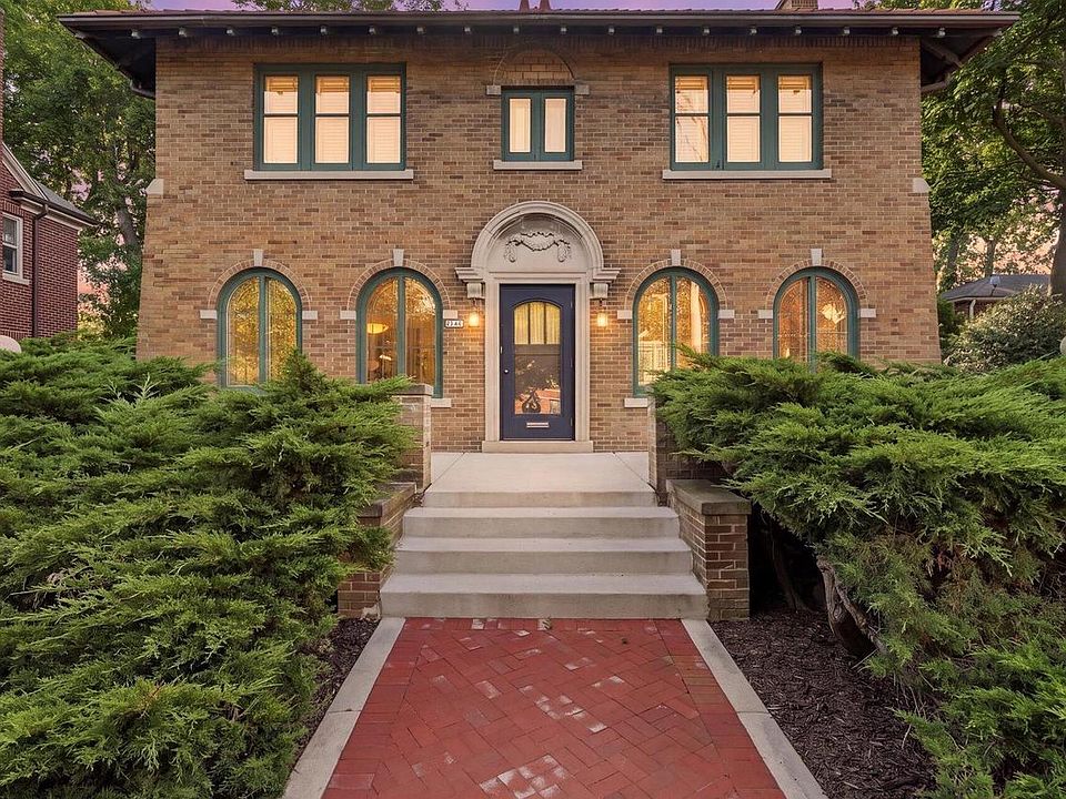 1st image of 2522 N Summit AVENUE