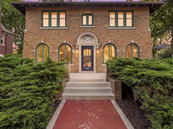 2522 N Summit AVENUE, Milwaukee, WI 53211