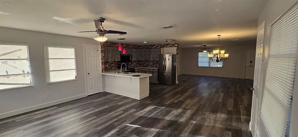 2 bed, 2.0 bath, 1092 sqft, $1,650 — Photo 3