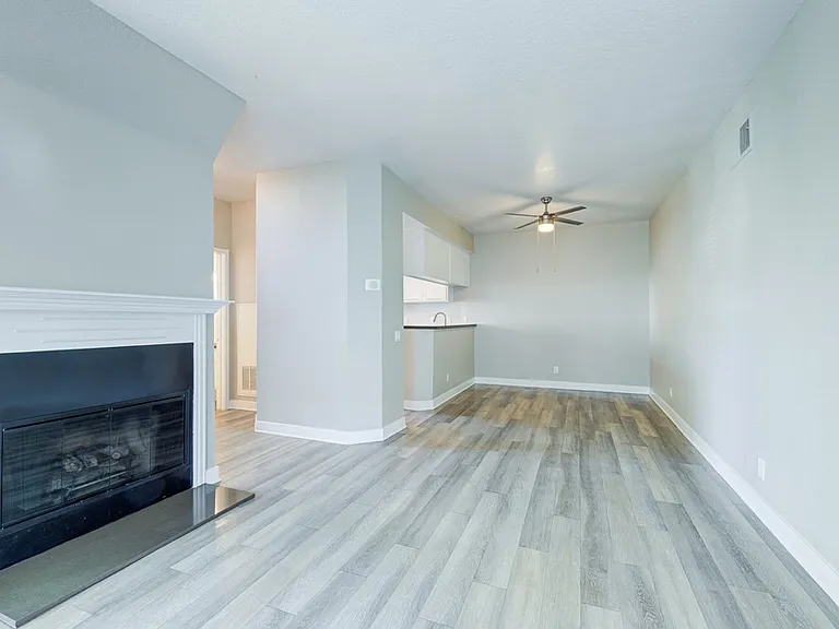 Harbor Pointe — Photo 24
