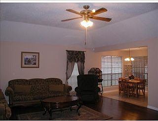2nd image of 122 Goldenwood Dr
