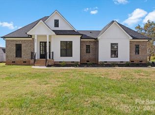 5513 Harvest Hills Rd, Bessemer City, NC 28016