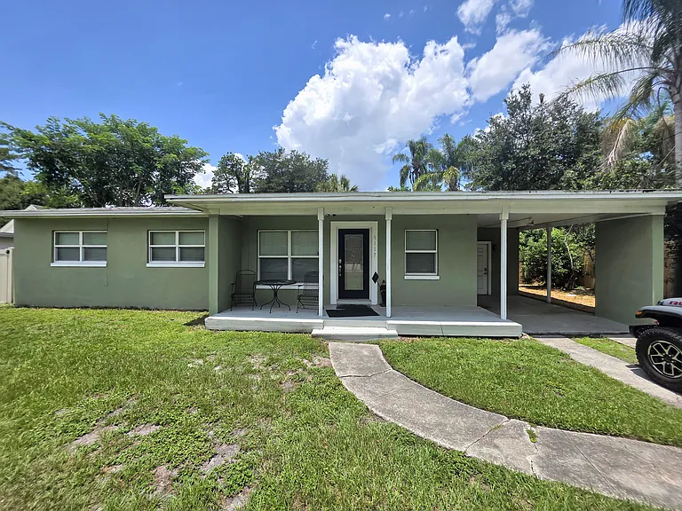 5117 Lake Howell Rd — Photo 1