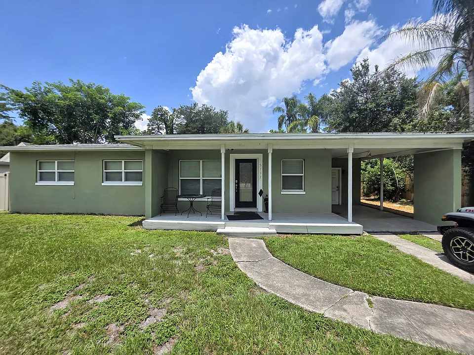 5117 Lake Howell Rd