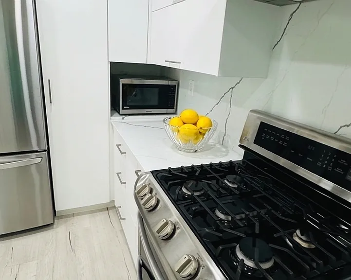 930 California Ave #105 — Photo 6