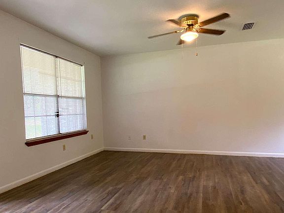 3rd image of 282 SE Arapahoe Ln