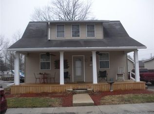 618 S 17th St, Elwood, IN 46036