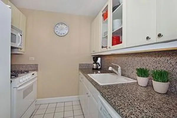 Rented by Douglas Elliman | media 31