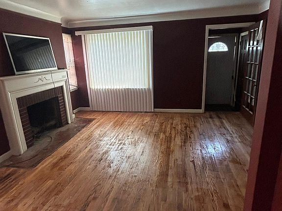 2nd image of 16511 Marlowe St