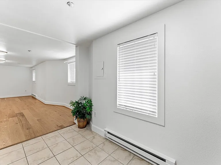 1714 NW Couch St #20 — Photo 11