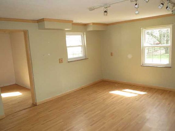 3rd image of 1030 Jefferson Ave
