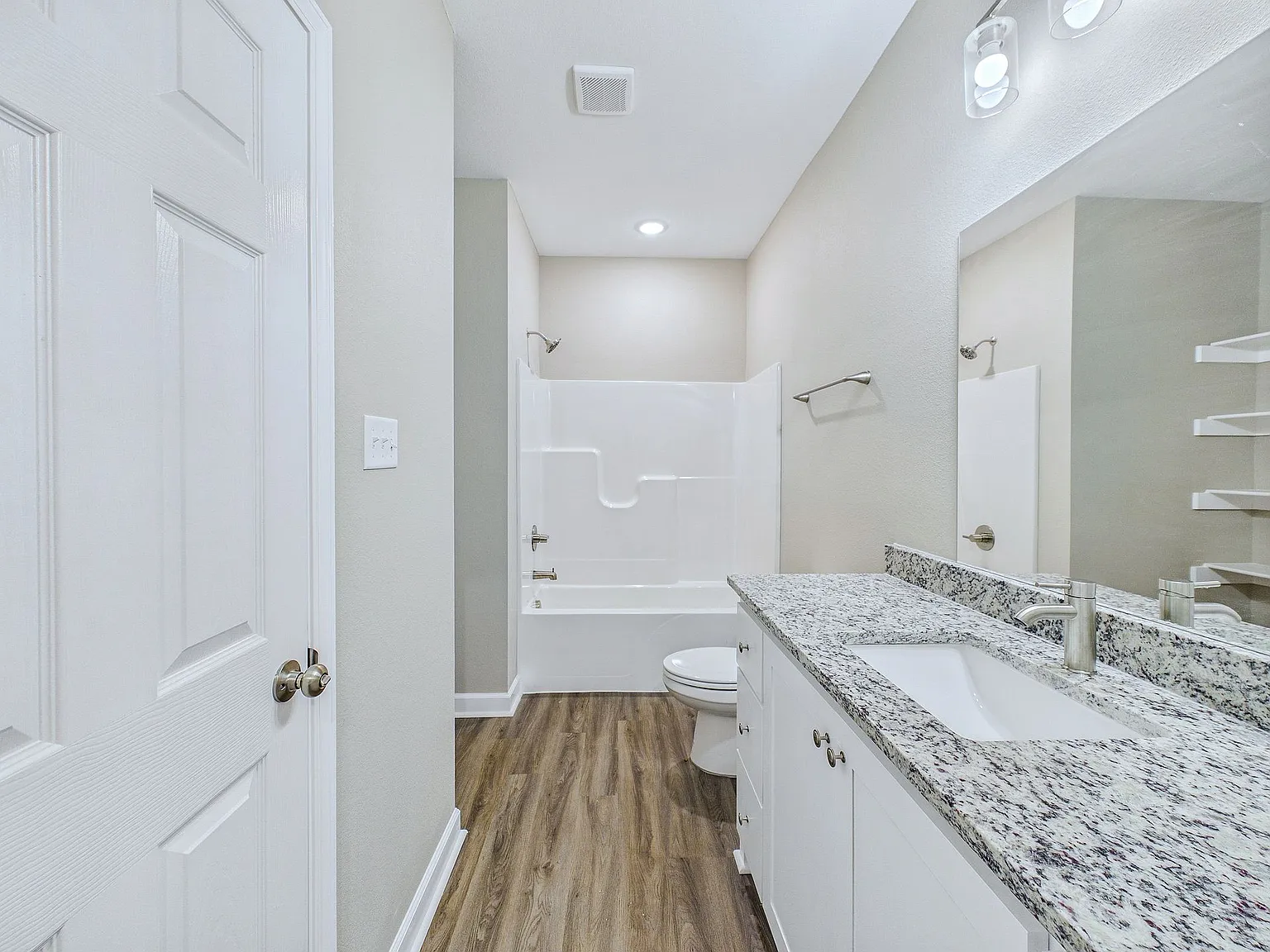 832 Pine Tree Rd — Photo 4