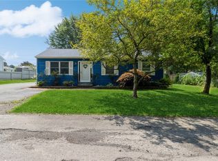 91 Honey Bunch Ln, Rochester, NY 14609