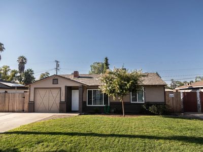 1324 E Sussex Way, Fresno, CA, 93704