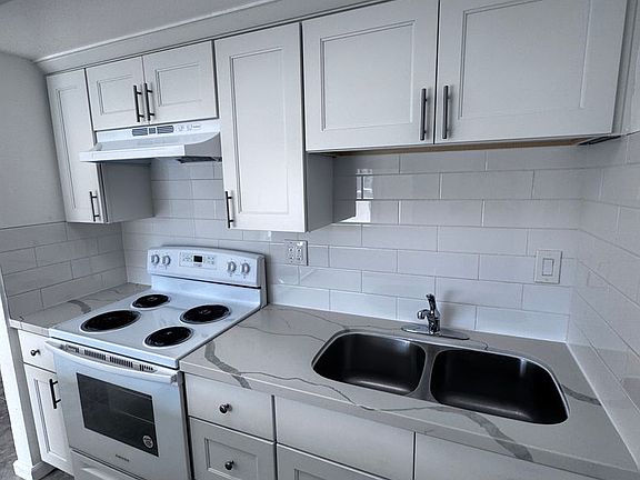 3rd image of 1330 N French St #39