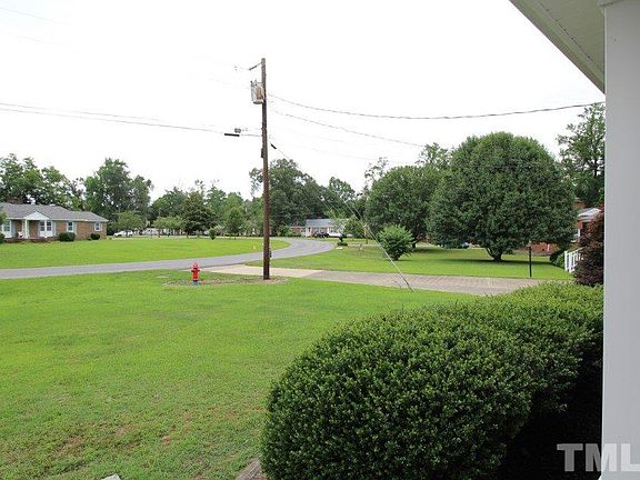 5th image of 214 Pinewood Dr