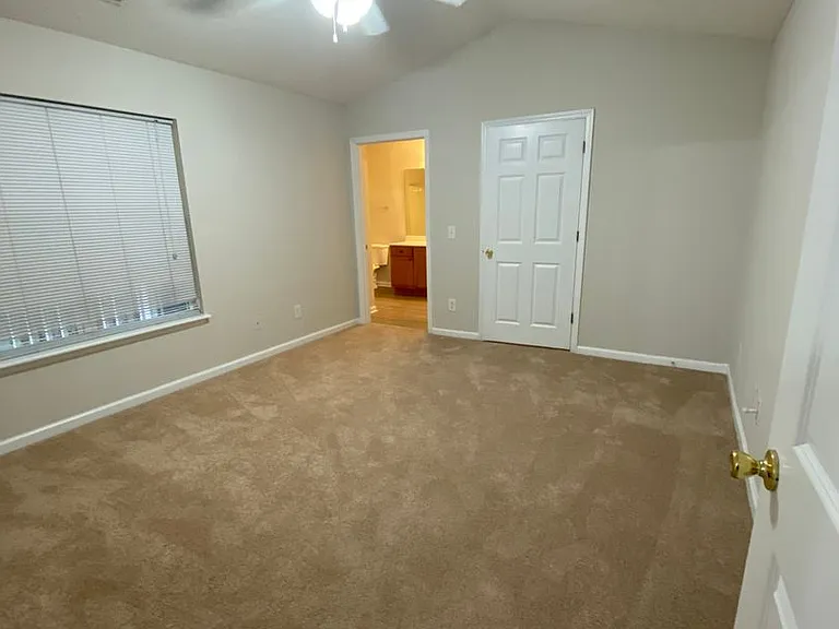 Meridian Park Apartments — Photo 98