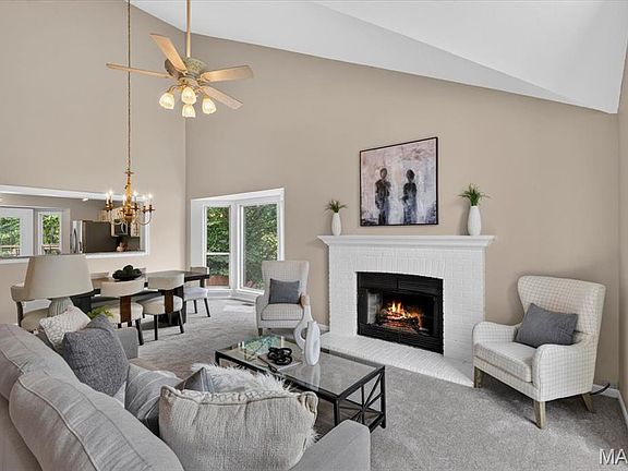 4th image of 1032 Oak Glen Cir