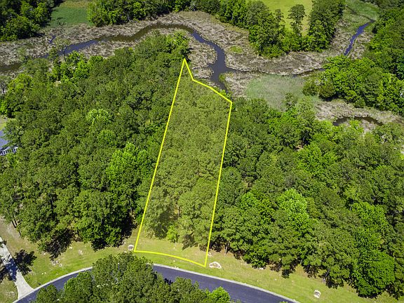 4th image of 272 Southern Plantation Drive S