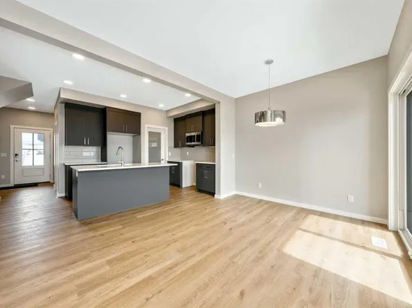 370 N Heritage Blvd, Cochrane, AB T4C 2M1