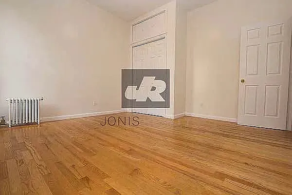 Rented by Jonis Realty | media 2