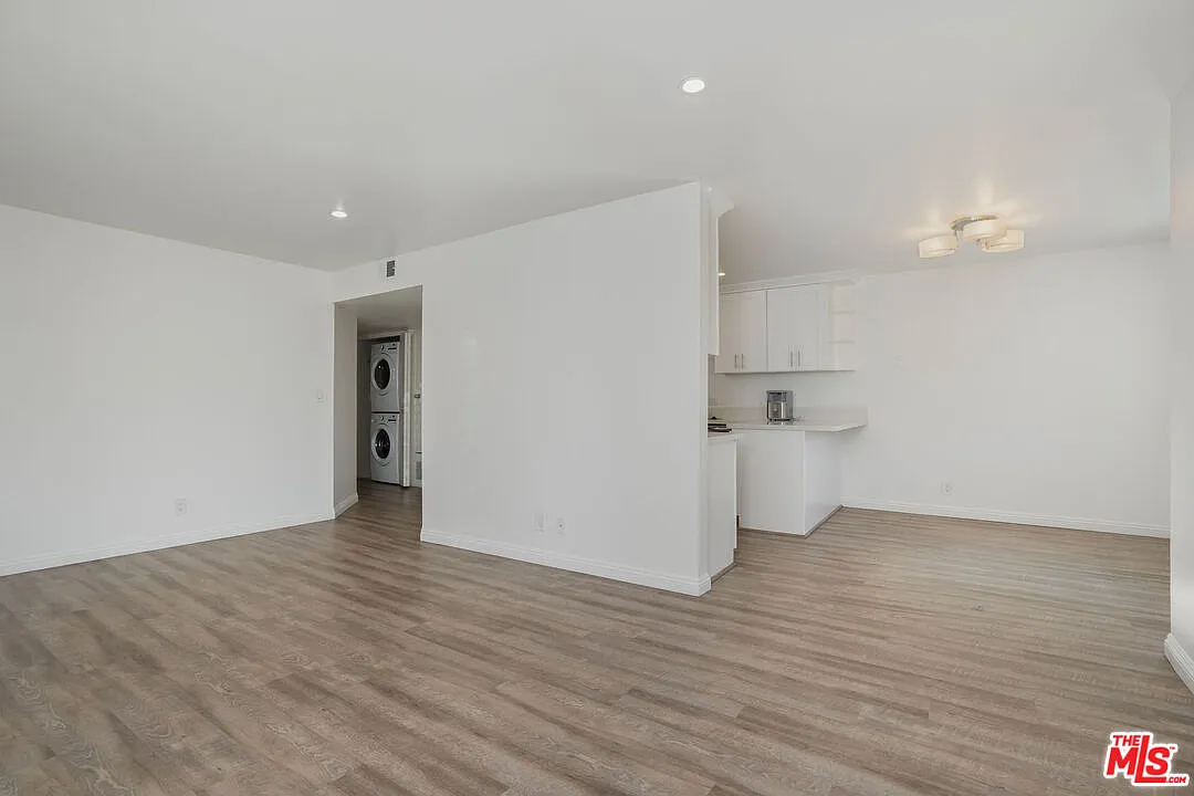 3 bed, 2.0 bath, 1445 sqft, $5,295 — Photo 3
