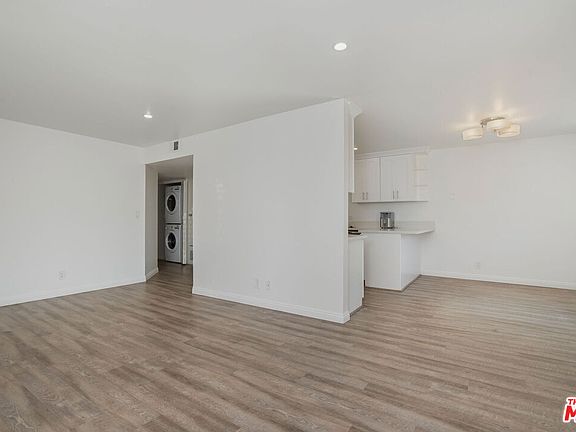 3rd image of 712 Pacific St Unit 2