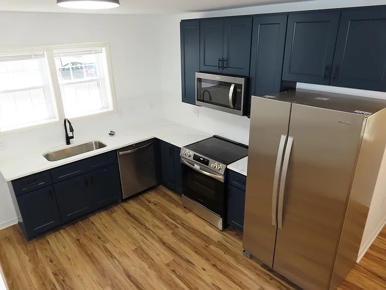 527 Cornelius St — Photo 8