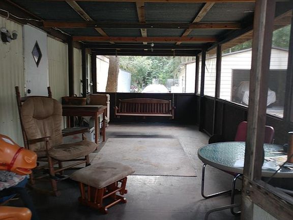 4th image of 581 Oakway