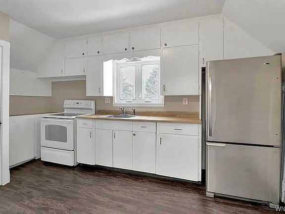 4th image of 158 Christiana St #2