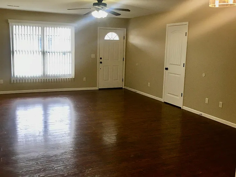 395 Arbor Cir — Photo 4